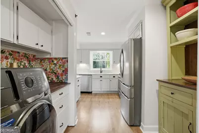 423 Jefferson Circle #423, Atlanta, GA 30328 - Photo 13