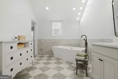 423 Jefferson Circle #423, Atlanta, GA 30328 - Photo 17