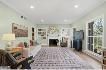 423 Jefferson Circle #423, Atlanta, GA 30328 - Photo 5