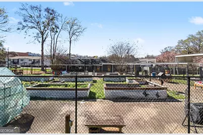 993 Forest Avenue, Forest Park, GA 30297 - Photo 17