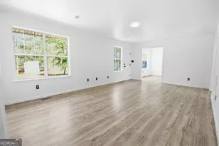 1023 James Cross Ave, Albany, GA 31721 - Photo 7