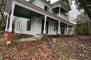 215 West Ave, Carrollton, GA 30117 - Photo 1