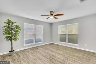 1223 E Waldburg St, Savannah, GA 31404 - Photo 15