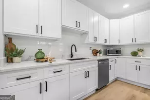 422 W 42nd St, Savannah, GA 31401 - Photo 27