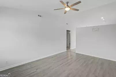 910 Brett Drive #APT 132, Hinesville, GA 31313 - Photo 3