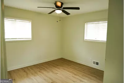 1875 Dunlap Avenue, East Point, GA 30344 - Photo 9