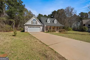 950 Besse Way, Locust Grove, GA 30248 - Photo 3