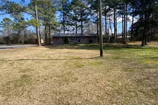 121 Sunset Dr NE, Calhoun, GA 30701 - Photo 1