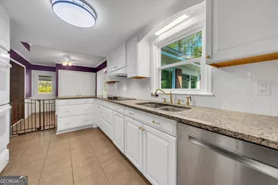 2652 Fontainebleau Drive, Dunwoody, GA 30360 - Photo 9
