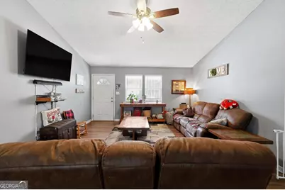 328 Highland Estate, Commerce, GA 30529 - Photo 5