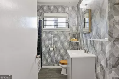 2444 E 39th Street, Savannah, GA 31404 - Photo 23