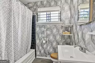 2444 E 39th St, Savannah, GA 31404 - Photo 25