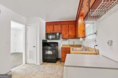 2444 E 39th Street, Savannah, GA 31404 - Photo 15