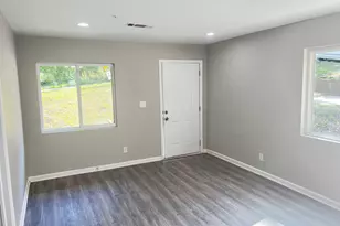 1255 Pine Ave, East Point, GA 30344 - Photo 7