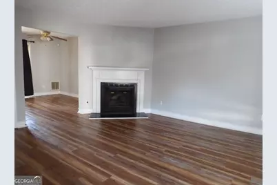 5722 Wells Circle, Stone Mountain, GA 30087 - Photo 5