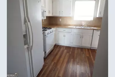 5722 Wells Circle, Stone Mountain, GA 30087 - Photo 3