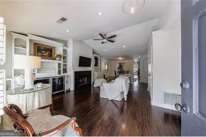 1836 S Garden Court NE, Brookhaven, GA 30319 - Photo 9