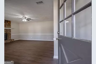 4284 SE Village Green Circle, Conyers, GA 30013 - Photo 9