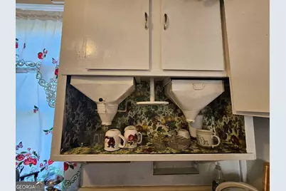 906 E 38th Street, Savannah, GA 31401 - Photo 21