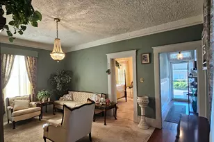 906 E 38th St, Savannah, GA 31401 - Photo 13