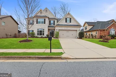 104 Stonebridge Blvd, Newnan, GA 30265 - Photo 1