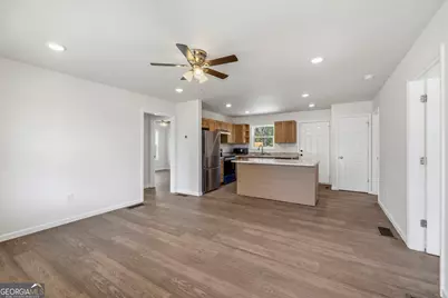 509 Carlton Avenue, Union Point, GA 30669 - Photo 5