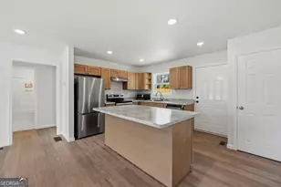 509 Carlton Ave, Union Point, GA 30669 - Photo 9