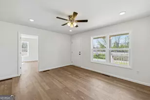 509 Carlton Ave, Union Point, GA 30669 - Photo 7