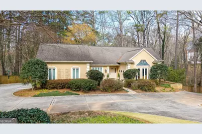 2010 Carrington Court, Tucker, GA 30087 - Photo 3