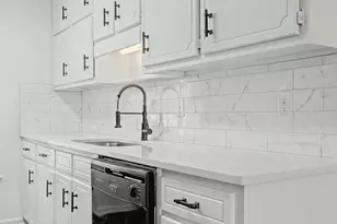 608 S Jeff Davis Dr, Fayetteville, GA 30215 - Photo 9