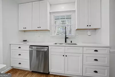 7330 Hunters Branch Drive NE, Atlanta, GA 30328 - Photo 21