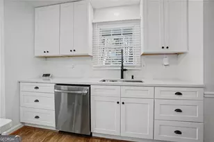 7330 Hunters Branch Dr NE, Atlanta, GA 30328 - Photo 21