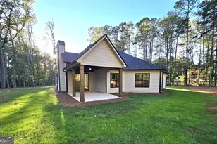 2039 Fischer Rd, Sharpsburg, GA 30277 - Photo 7