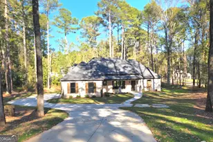 2043 Fischer Rd, Sharpsburg, GA 30277 - Photo 3