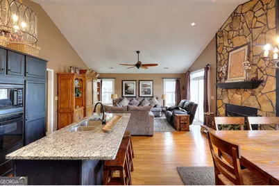 377 E River Bend Dr, Eatonton, GA 31024 - Photo 3