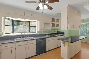 209 Founders Dr, Barnesville, GA 30204 - Photo 33