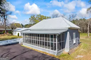 215 Hartwell Rd, Lavonia, GA 30553 - Photo 9