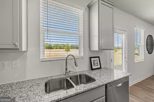 107 Maplewood Ln, Conyers, GA 30094 - Photo 5