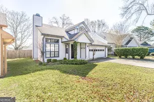 104 Pebblebrook E, Warner Robins, GA 31088 - Photo 3