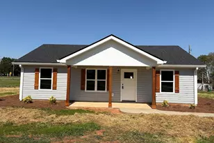 76 Gin Ave, Bowersville, GA 30516 - Photo 1