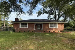 412 Roberson St, Dublin, GA 31021 - Photo 1