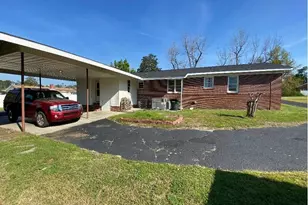 555 Jordan Ln, Swainsboro, GA 30401 - Photo 3