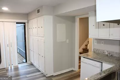 1010 Mariners Court, Stone Mountain, GA 30083 - Photo 11