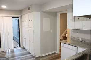 1010 Mariners Ct, Stone Mountain, GA 30083 - Photo 11