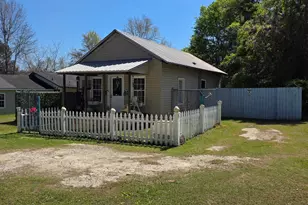 729 W Jones Ave, Statesboro, GA 30458 - Photo 1