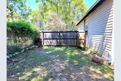 729 W Jones Avenue, Statesboro, GA 30458 - Photo 17
