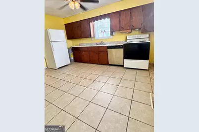 205 E Brumby Avenue, Reidsville, GA 30453 - Photo 13