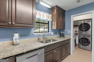 616 Shannon Ridge Dr, Bonaire, GA 31005 - Photo 9