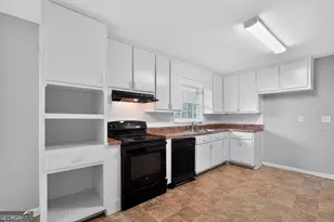 6925 Kimberland Gardens Ln, Lithonia, GA 30058 - Photo 9