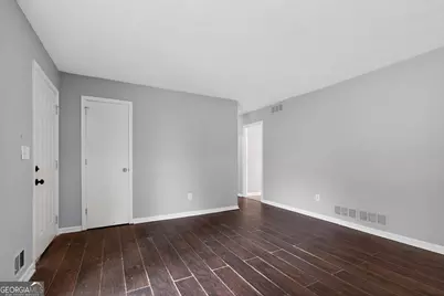 6925 Kimberland Gardens Lane, Lithonia, GA 30058 - Photo 5